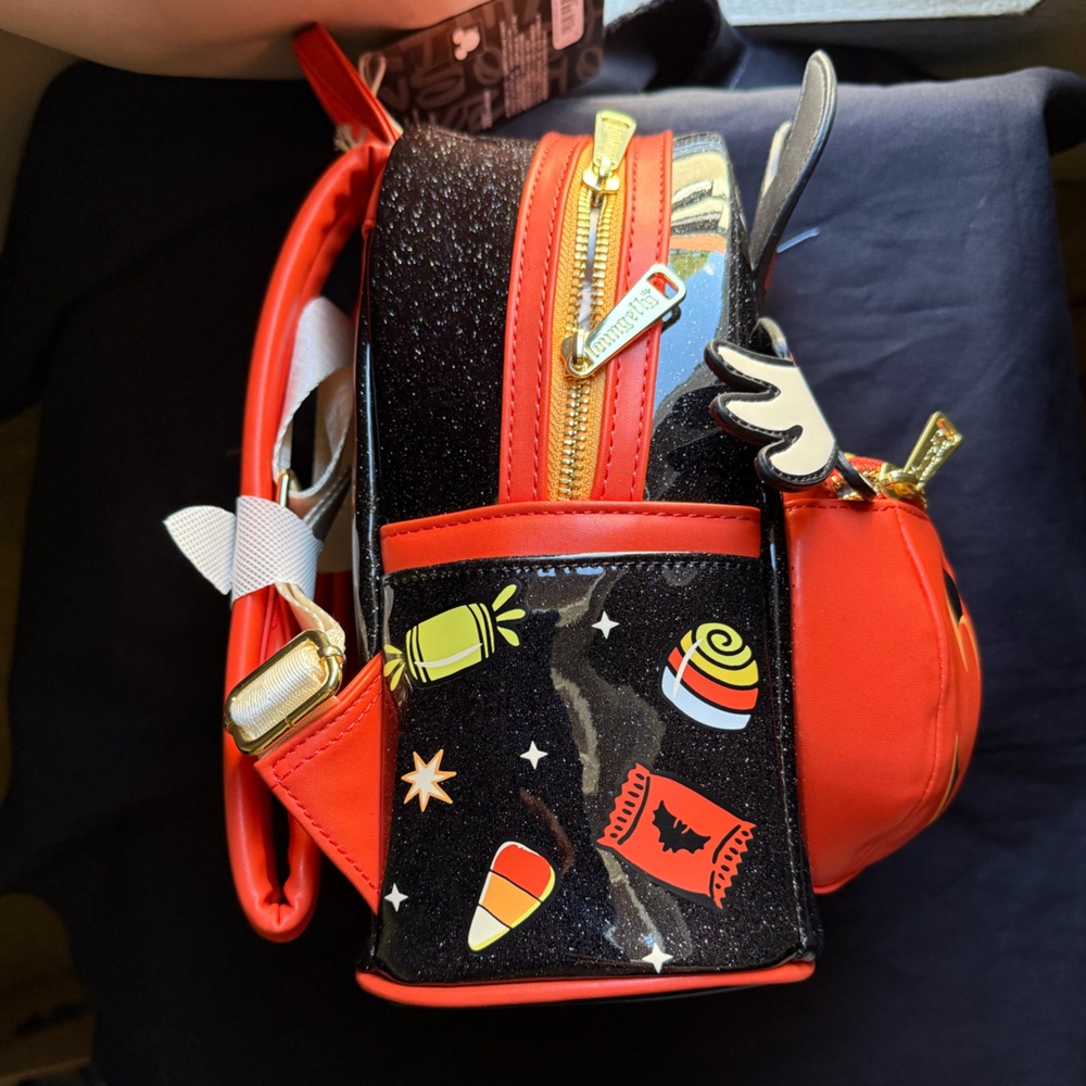 Loungefly Disney Donald Duck Vampire Costume 10” Mini Backpack-NWT - Picture 6 of 11